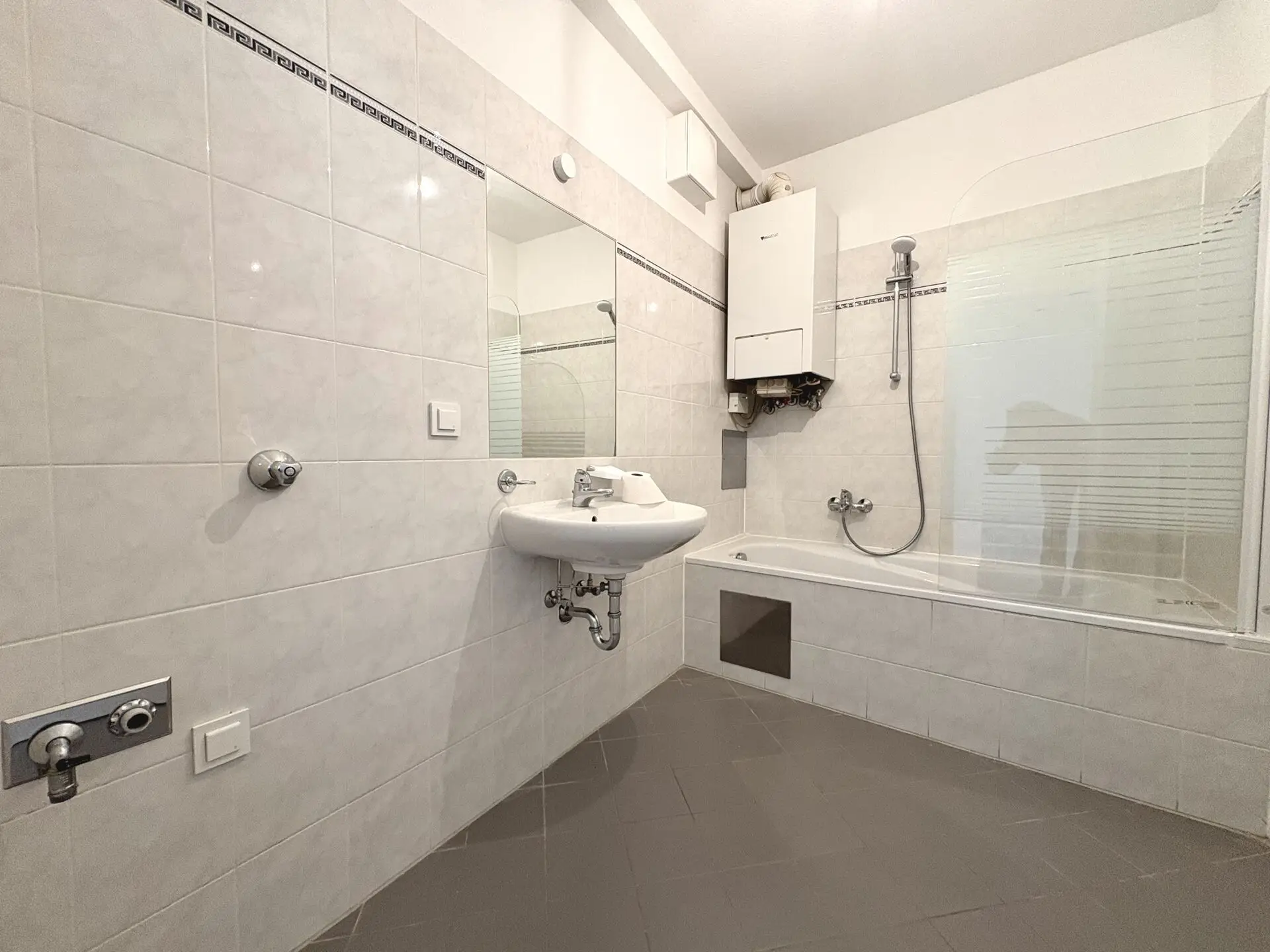 20250327_103222937_iOS