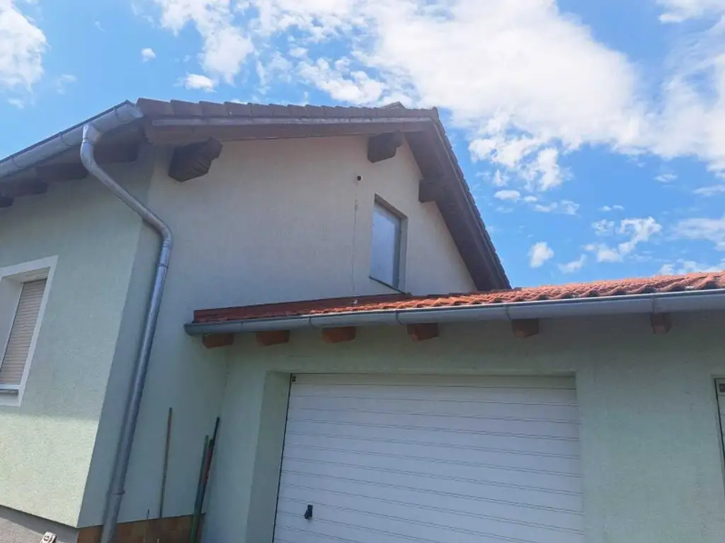 Wohnen auf einer Ebene: Gepflegtes Haus mit Garten und Doppelgarage in Unterwart