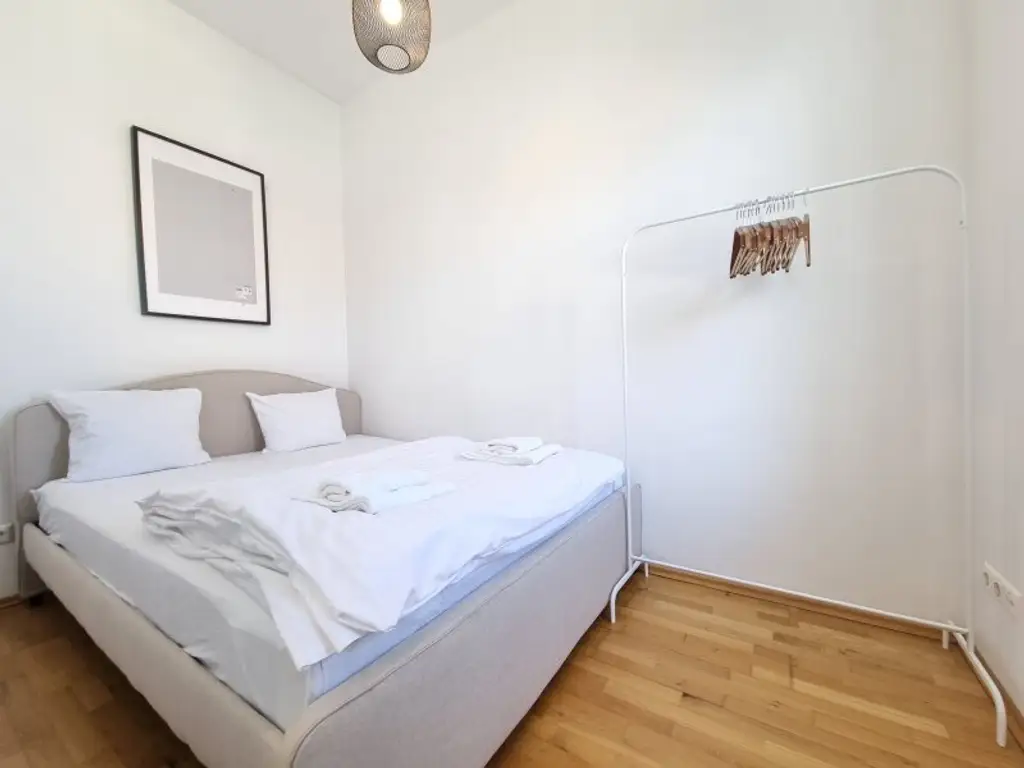 Freundliche 2 Zimmer mit Altbaucharme in ruhiger Lage - Bahnhof Hernals in der Nähe - Ab 2026 U5