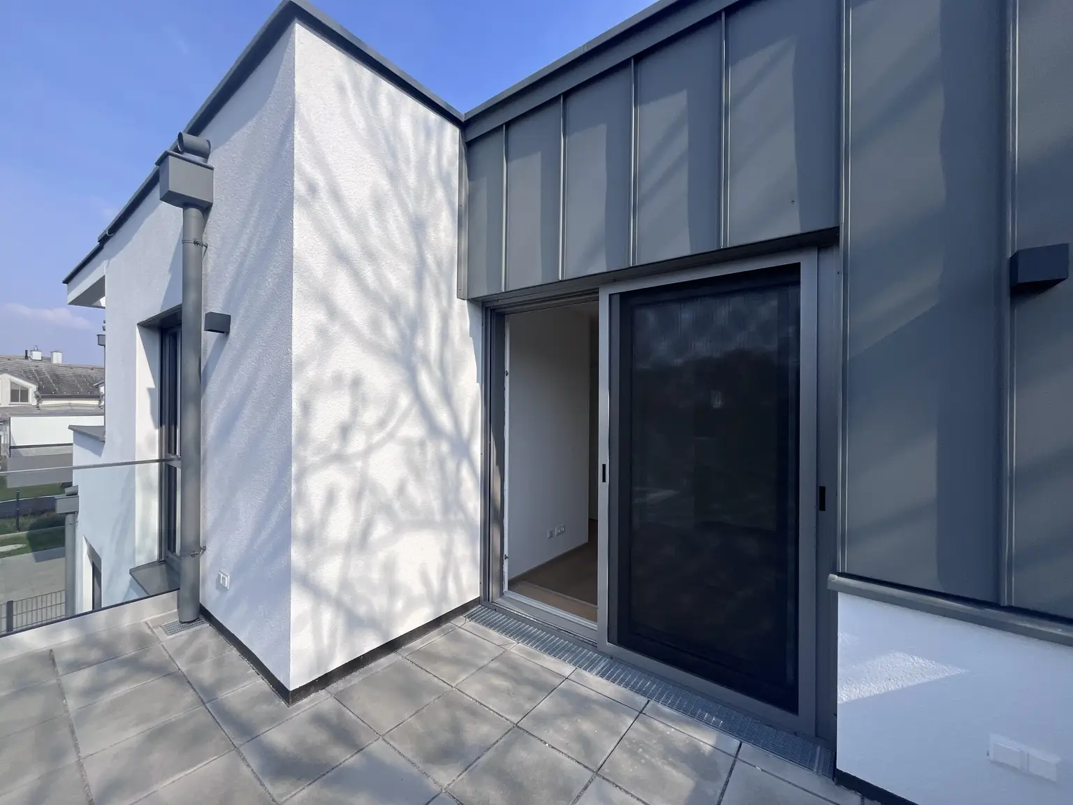 Erstbezug !!! Traumhafte Doppelhaushälfte -  mit 5 Zimmern, Garten, Wohnkeller und Stellplätzen!