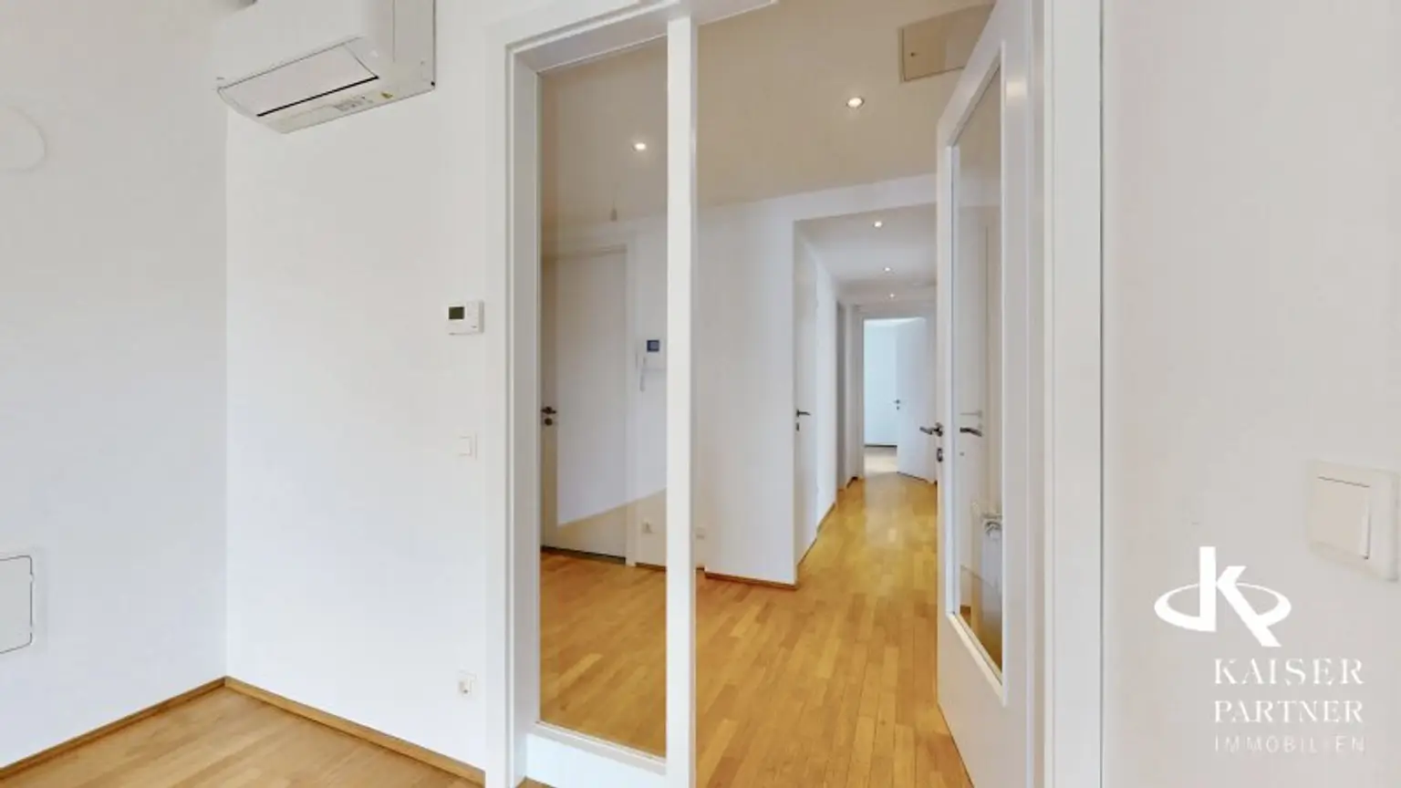 Kaasgraben, moderne 4-Zimmer-Wohnung mit 2 Balkonen, perfekte Raumaufteilung!