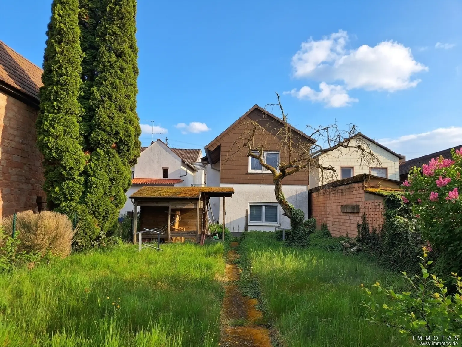 Rückansicht mit Garten