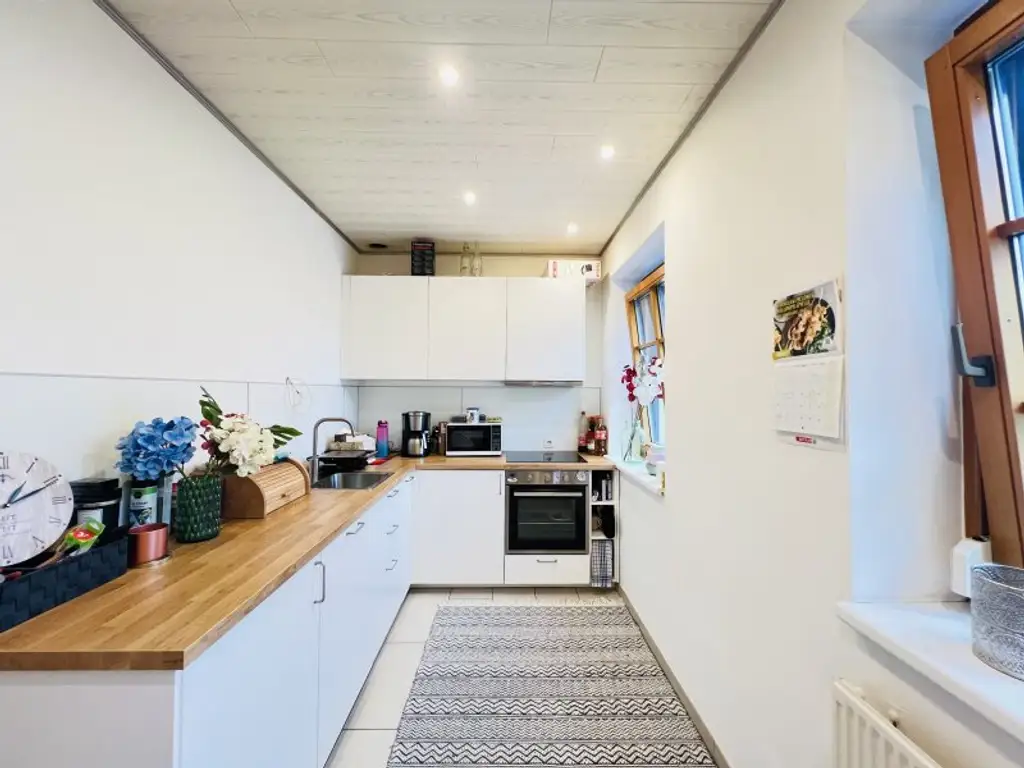 Loosdorf-Zentrum: Charmante, helle Wohnung für € 450