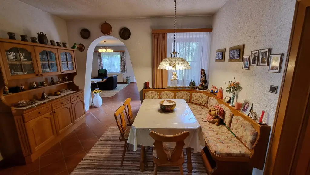 Gepflegter Bungalow mit großem Grundstück in Linsberg