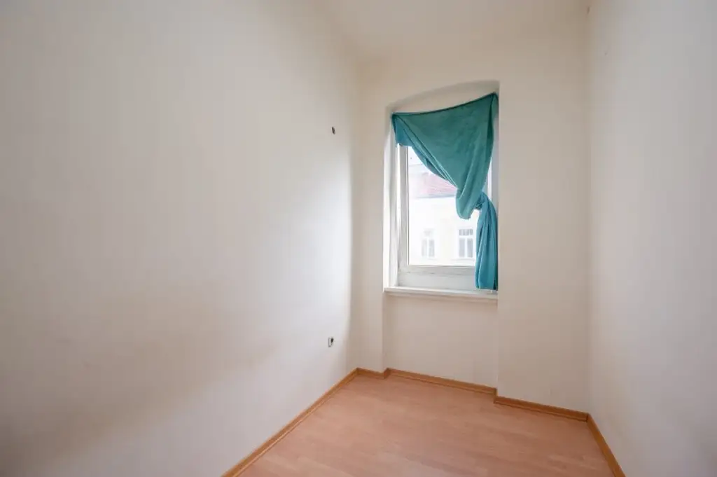 ++NEU++ sanierungsbedürftige 3,5-Zimmer Altbauwohnung