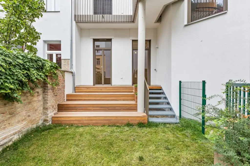 3-Zimmer-Altbaueigentumswohnung in generalsaniertem Altbau mit Terrasse und Garten
