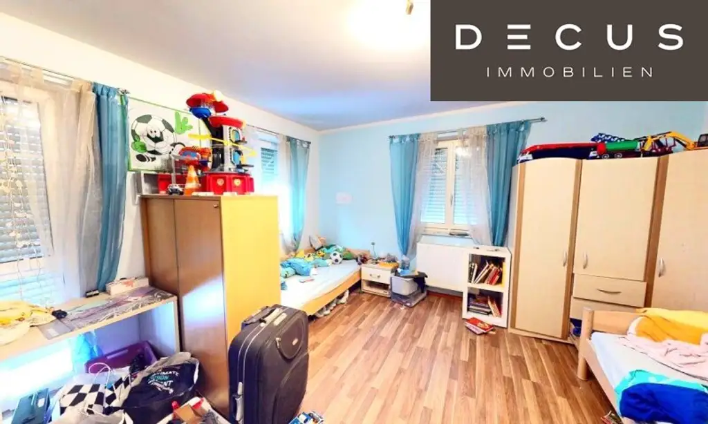 TRAUMHAFTES EINFAMILIENHAUS MIT MIT WOHNKÜCHE, 4 SCHLAFZIMMERN UND GROSSEM GARTEN