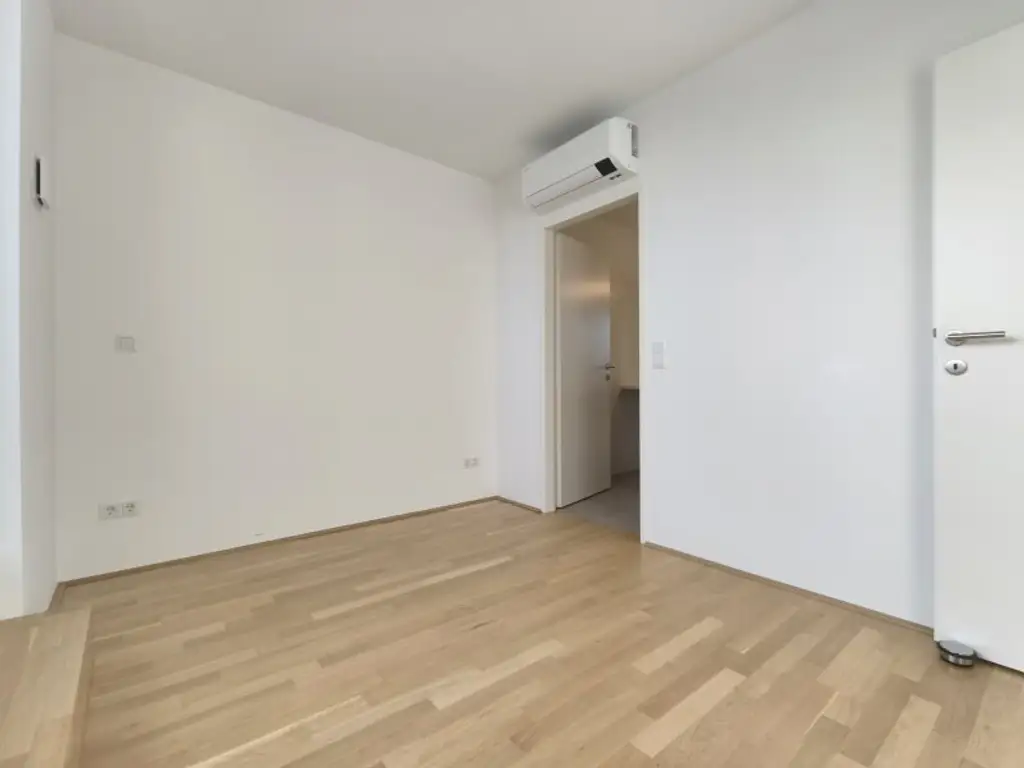 Exklusive 2-Zimmer-Dachgeschosswohnung mit Süd/West-Terrasse – Erstbezug in Toplage Nahe U1 Kagran, Donau Zentrum & Alter Donau