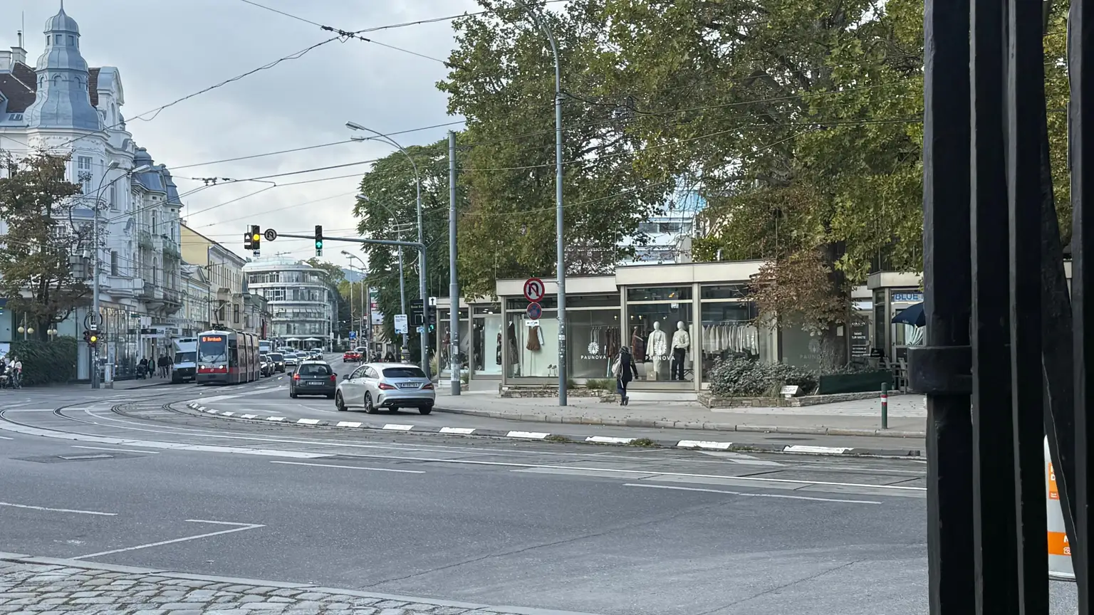Höchste Sichtbarkeit direkt bei Schönbrunn | Ablösefreie Geschäftsfläche