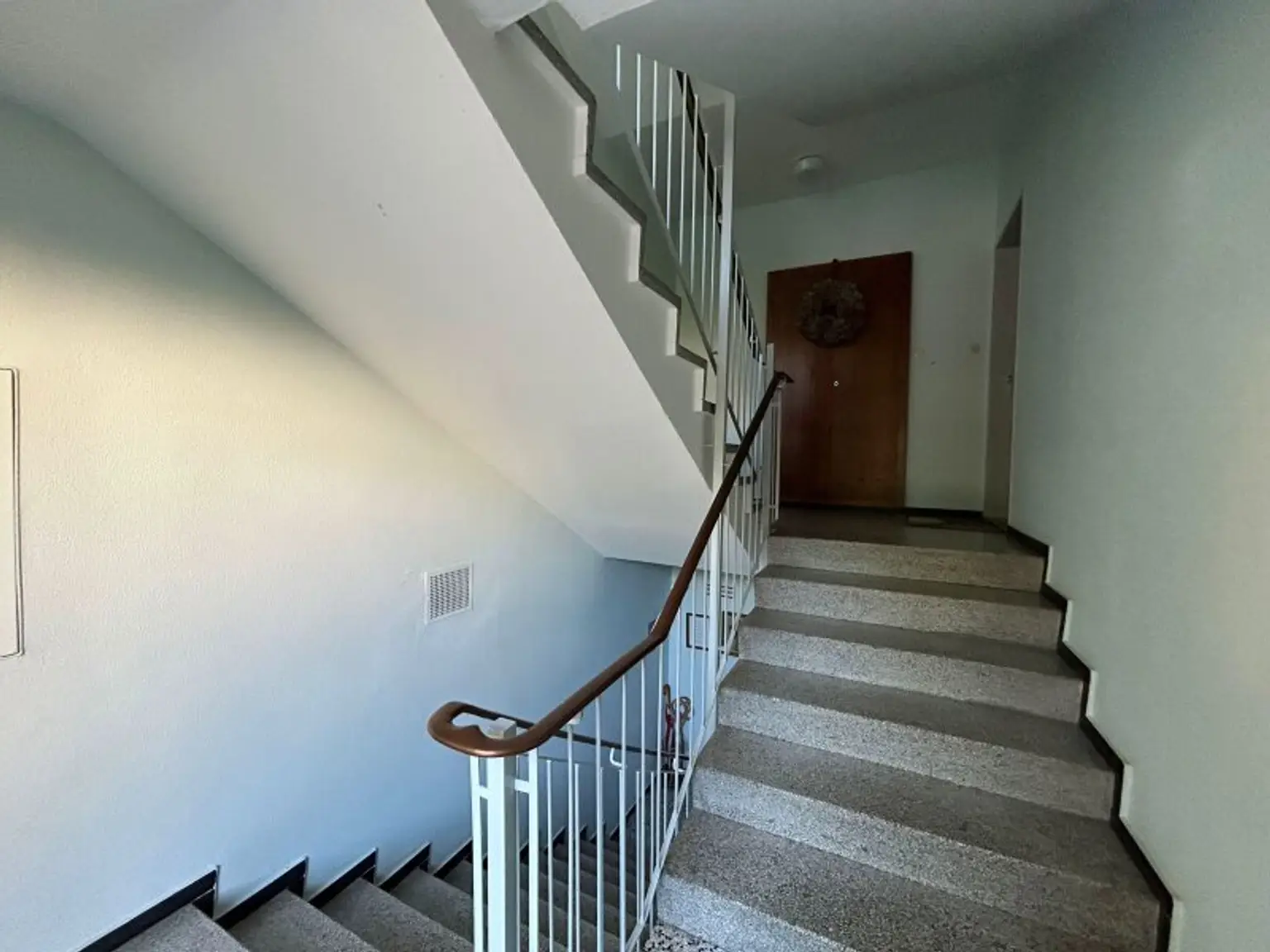Helle 2-Zimmer-Wohnung mit traumhaftem Stadtblick in Bestlage am Froschberg