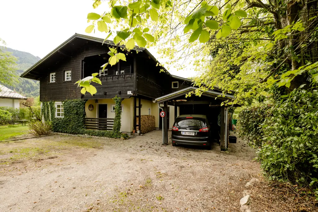 Ihr Zuhause am Mondsee – charmanter Altbau auf großzügigem Sonnengrundstück