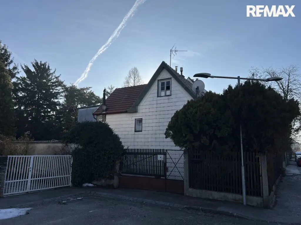 Traumhaftes Baugrundstück mit Altbestand in Wiener Neustadt!