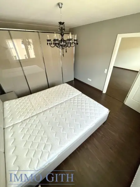 LICHTDURCHFLUTETE CA. 80 m² GROSSE 3-ZIMMER-WOHNUNG MIT BALKON IN GRÜNRUHELAGE VON POTTENSTEIN ZU KAUFEN!