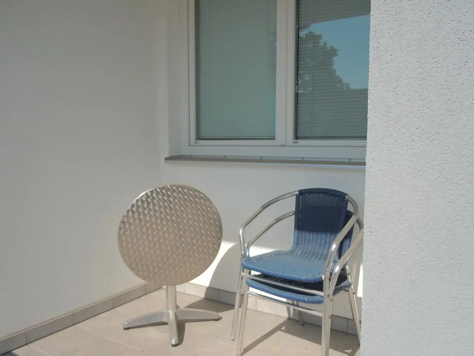 Helle 2-Zimmer-Wohnung mit hofseitigem Balkon - verfügbar ab November 2025