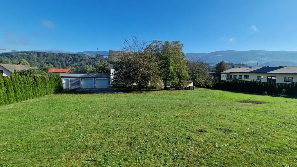 Großes Haus mit 2 Wohneinheiten und schönem Garten in ruhiger Lage in Neuhaus