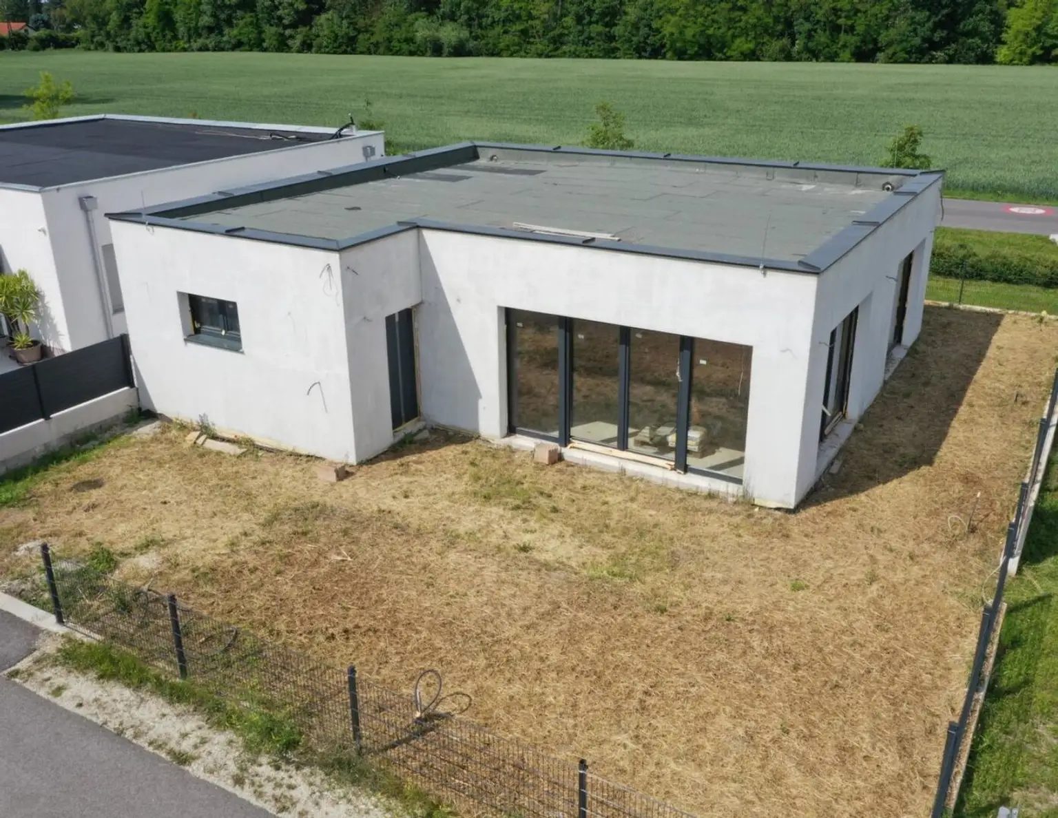 Bungalow, 4 Zimmer, 2 Kfz Stellplätze, Seezugang, Fertigstellungsarbeiten nötig