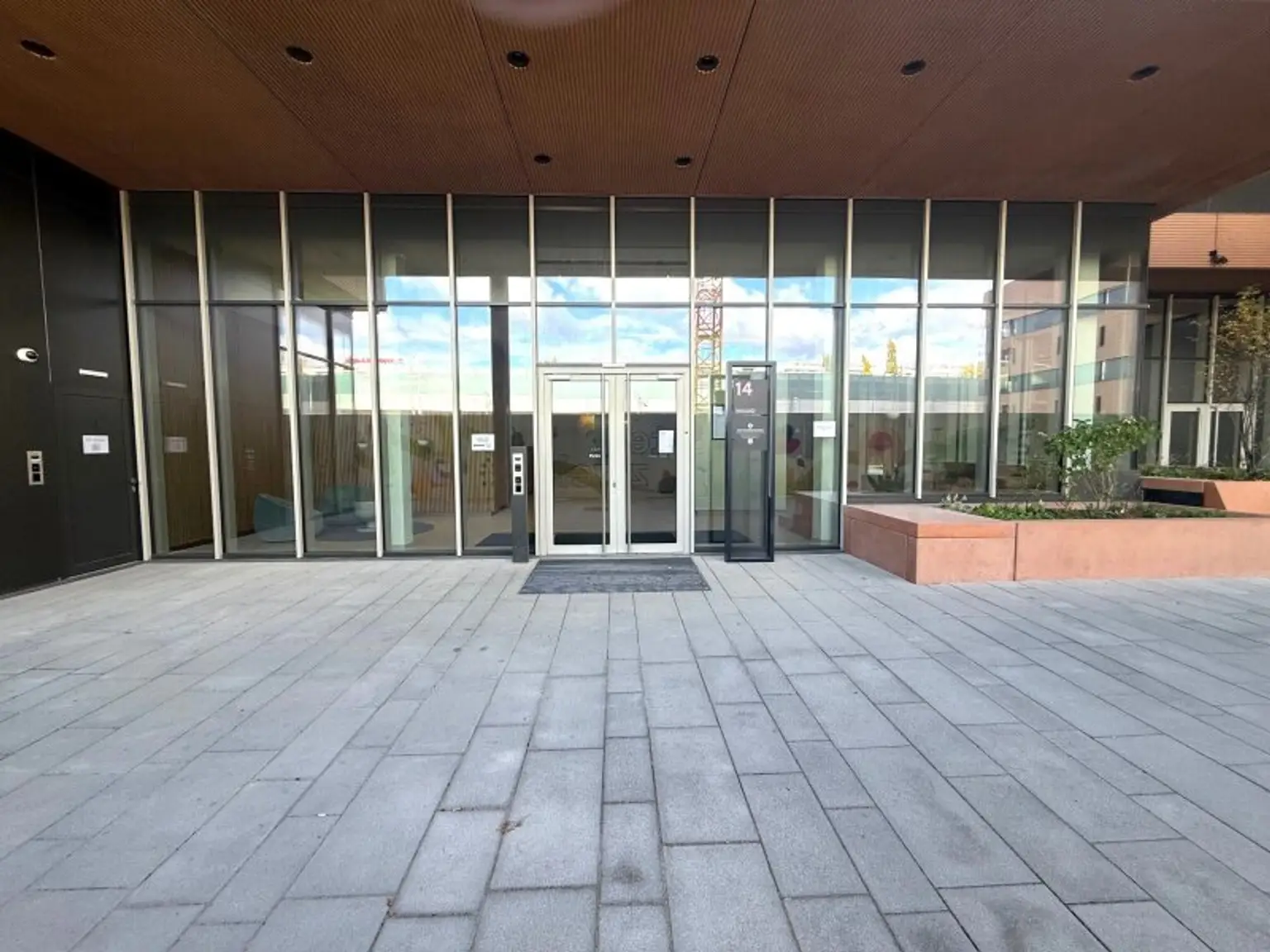 ERSTBEZUG 3 ZIMMER WOHNUNG IM "GRÜNBLICK" VIERTEL ZWEI + TRAUMTERRASSE MIT ca. 64 m² + NUTZUNG INFINITY-AUSSENPOOL, GYM & SAUNA