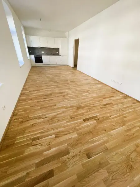 Sehr gut aufgeteilte 2-Zimmer Wohnung mit Loggia und Einbauküche!