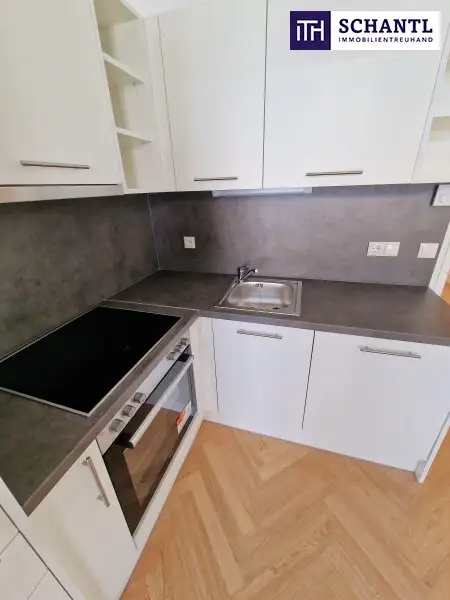 Wohnen mit Flair: Sanierte 2-Zimmer-Altbauwohnung mit hochwertiger Ausstattung, barrierefreiem Zugang und idealer Anbindung ins Stadtzentrum *** Überzeugen Sie sich selbst!