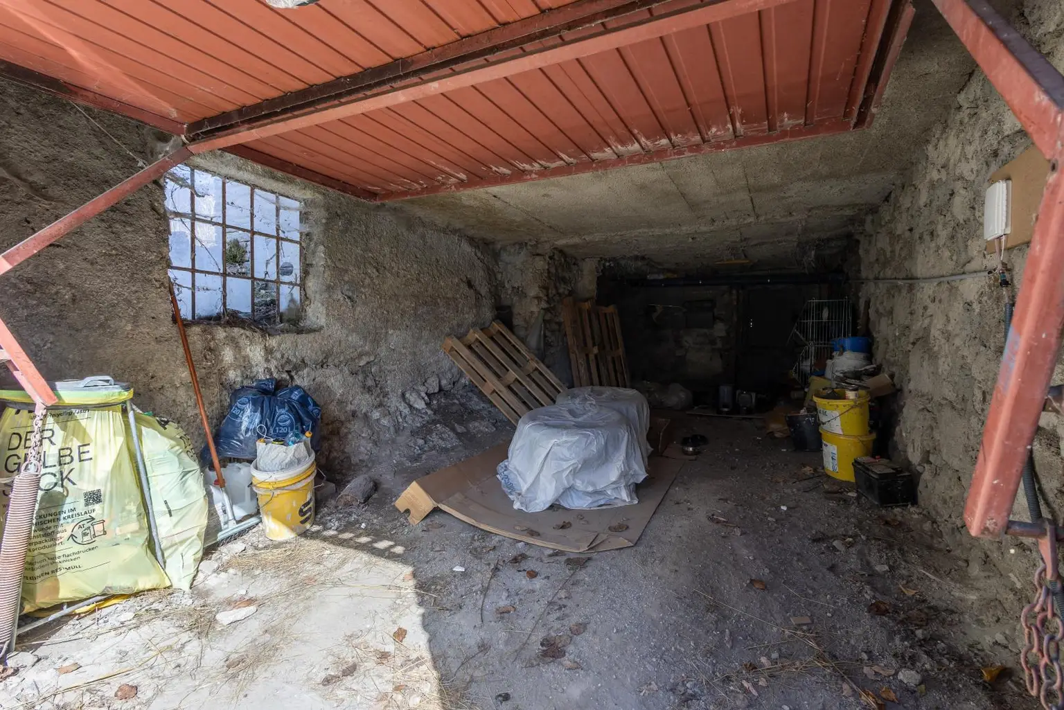 Abstellraum unten