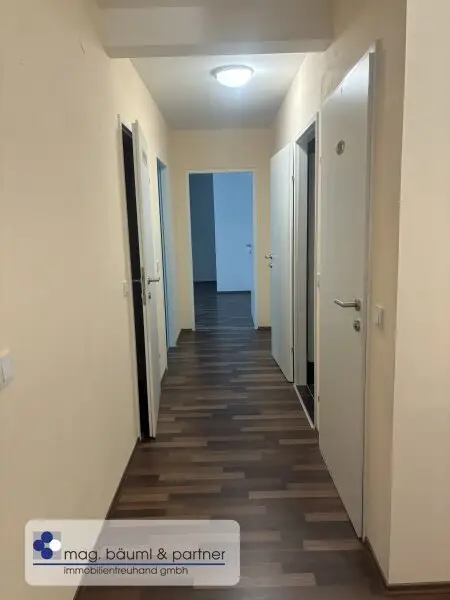 Elegante, neue 4 Zimmerwohnung mit grossartigem Balkon und Grünblick