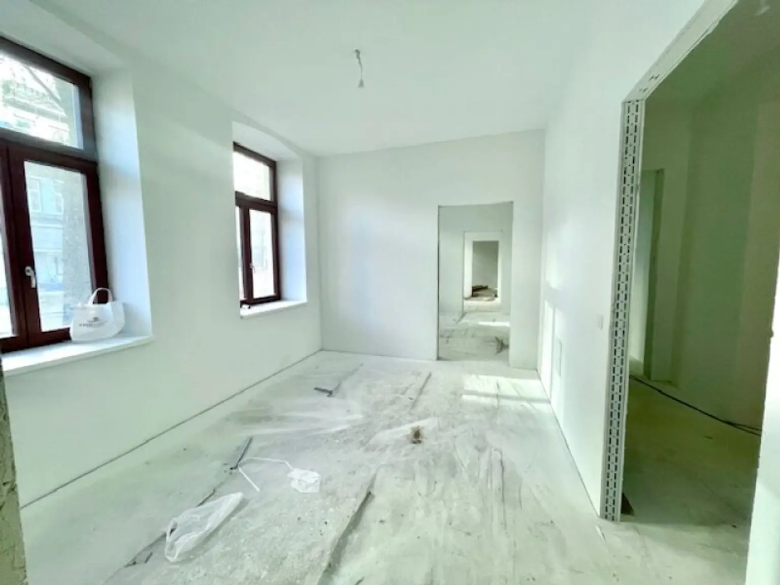 EXZELLENTE ORDINATION-PRAXIS-BÜRO-ATELIER - Nähe Wiener Stadthalle - 1150 WIEN-Bestlage!