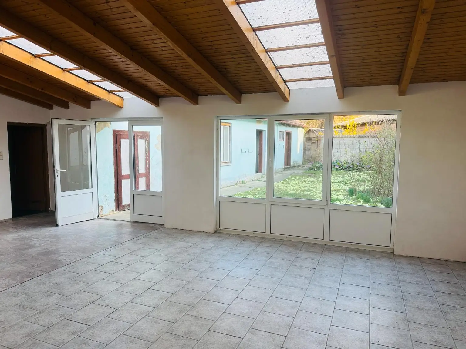 viel Platz im Wintergarten