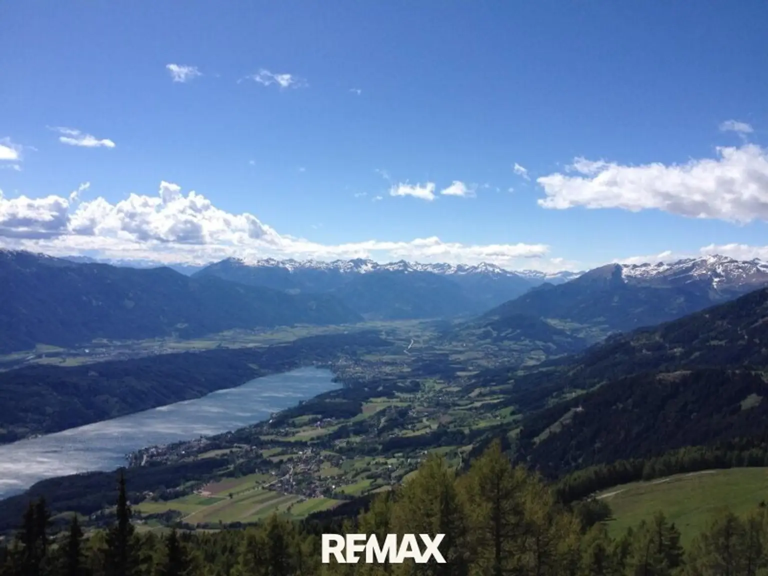Wandern mit Berg-See-Panoramablick