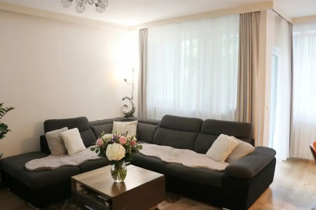 4-Zimmer-Wohnung in der Amraser Straße - optional mit 2 verschließbaren Autoabstellplätzen