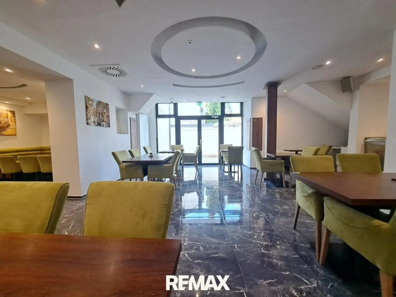 Restaurant 2