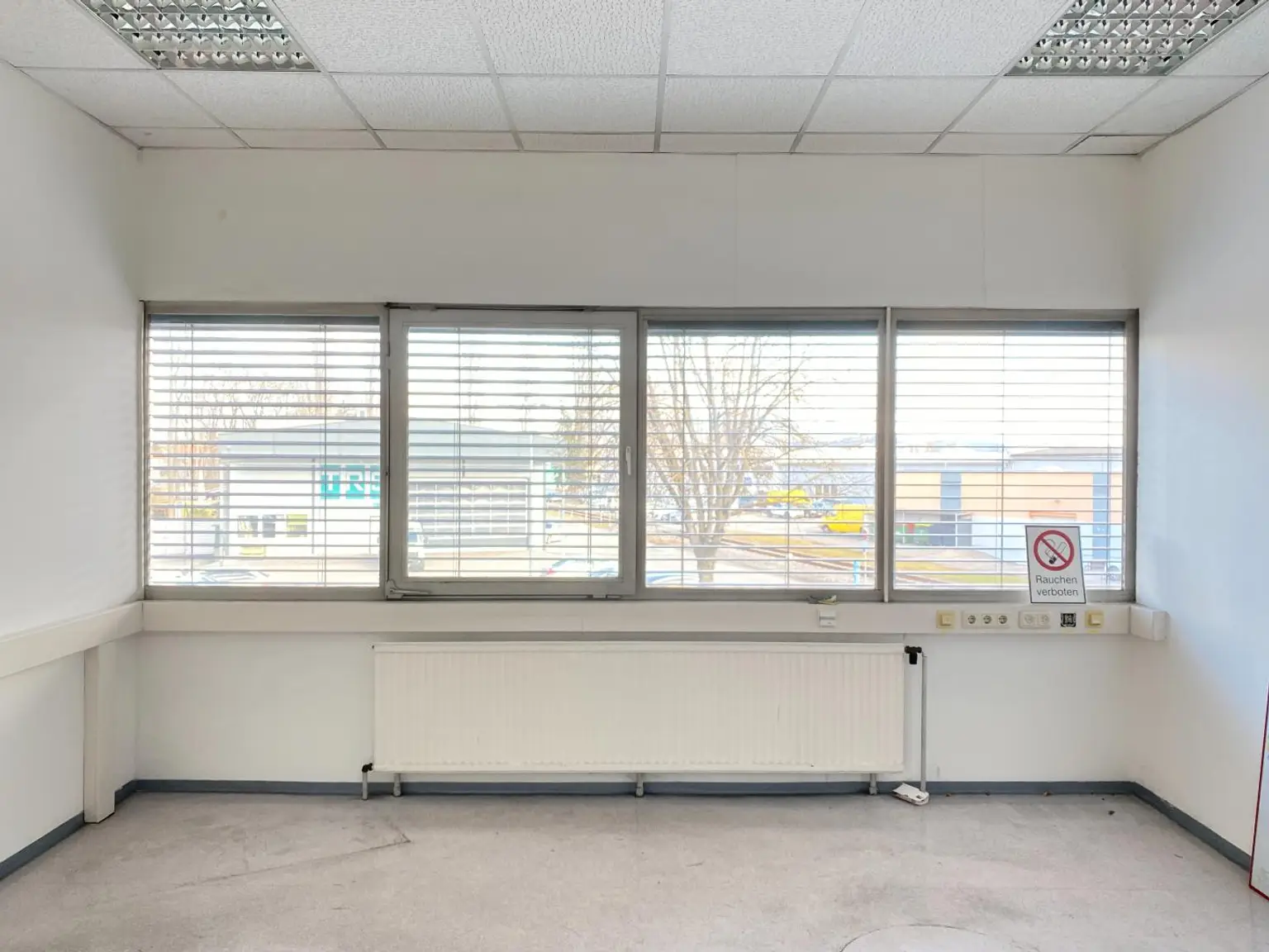 Büro Versandhalle