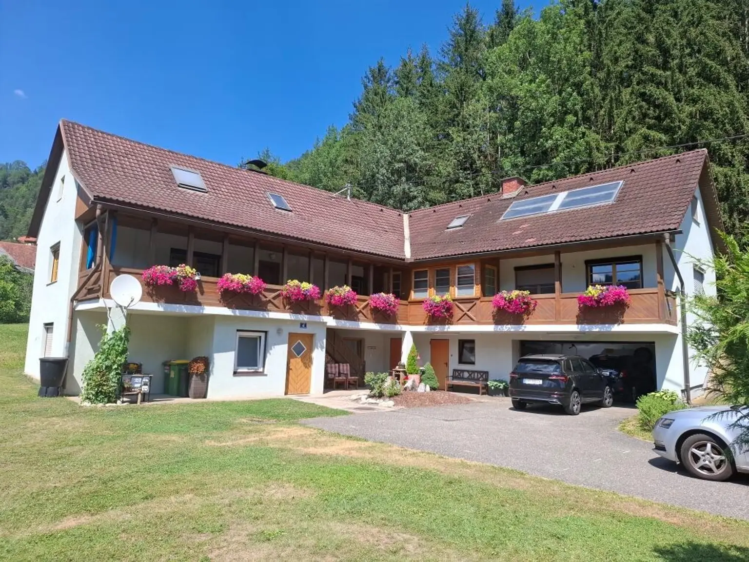 3-Familien-Wohnhaus mit Doppelgarage und Grundstück in sonniger Ruhelage in Pernegg an der Mur zu kaufen !
