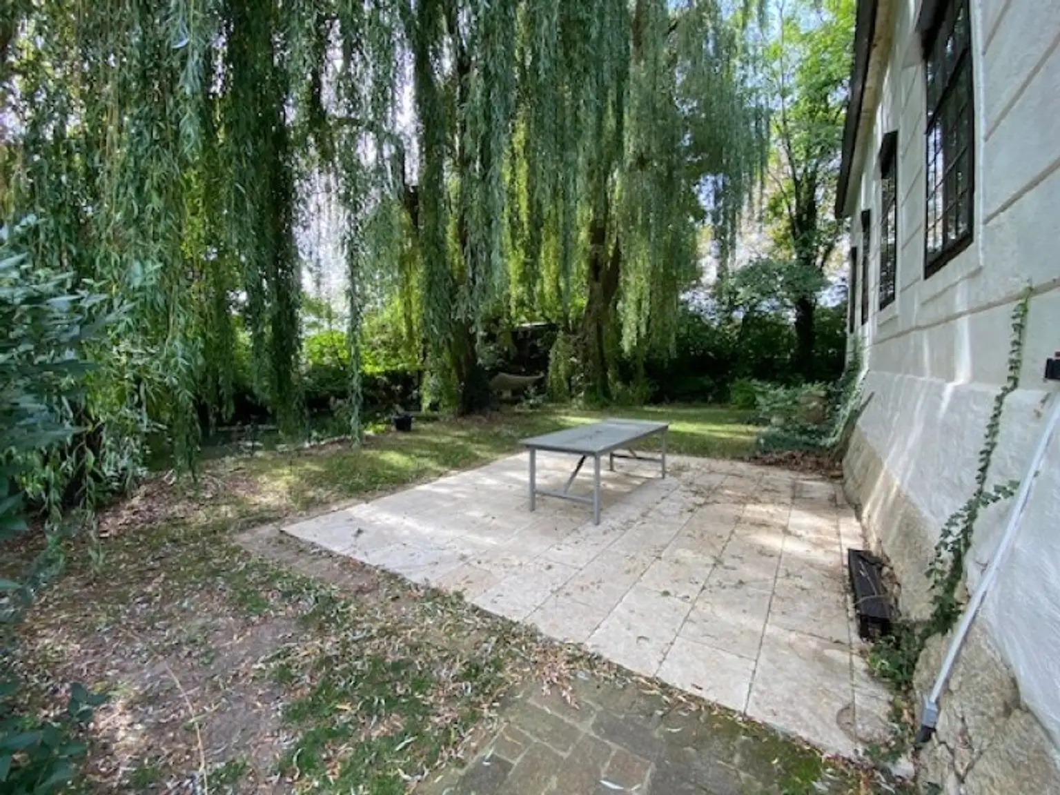 Traumhafte Gartenwohnung in Ebergassing: 140m² gepflegt mit Einbauküche und Badewanne!