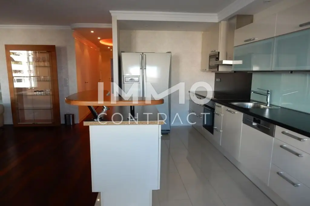 Voll möblierte 3 Zimmer Wohnung mit
Loggia, Pool, Sauna, Terrasse und
Fitnessstudio am Wienerberg!