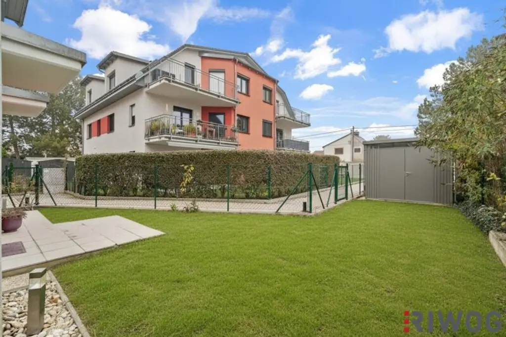 Effiziente aber Großzügige Gartenwohnung mit ca. 200 m² Garten, Luxus Küche mit Gaggenau Geräte und in ruhige Lage aber nähe U-Bahn