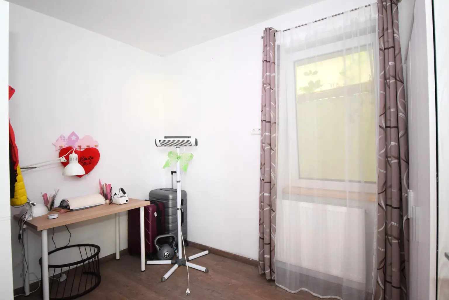 Wohnhaus mit zwei Einheiten und Donaublick