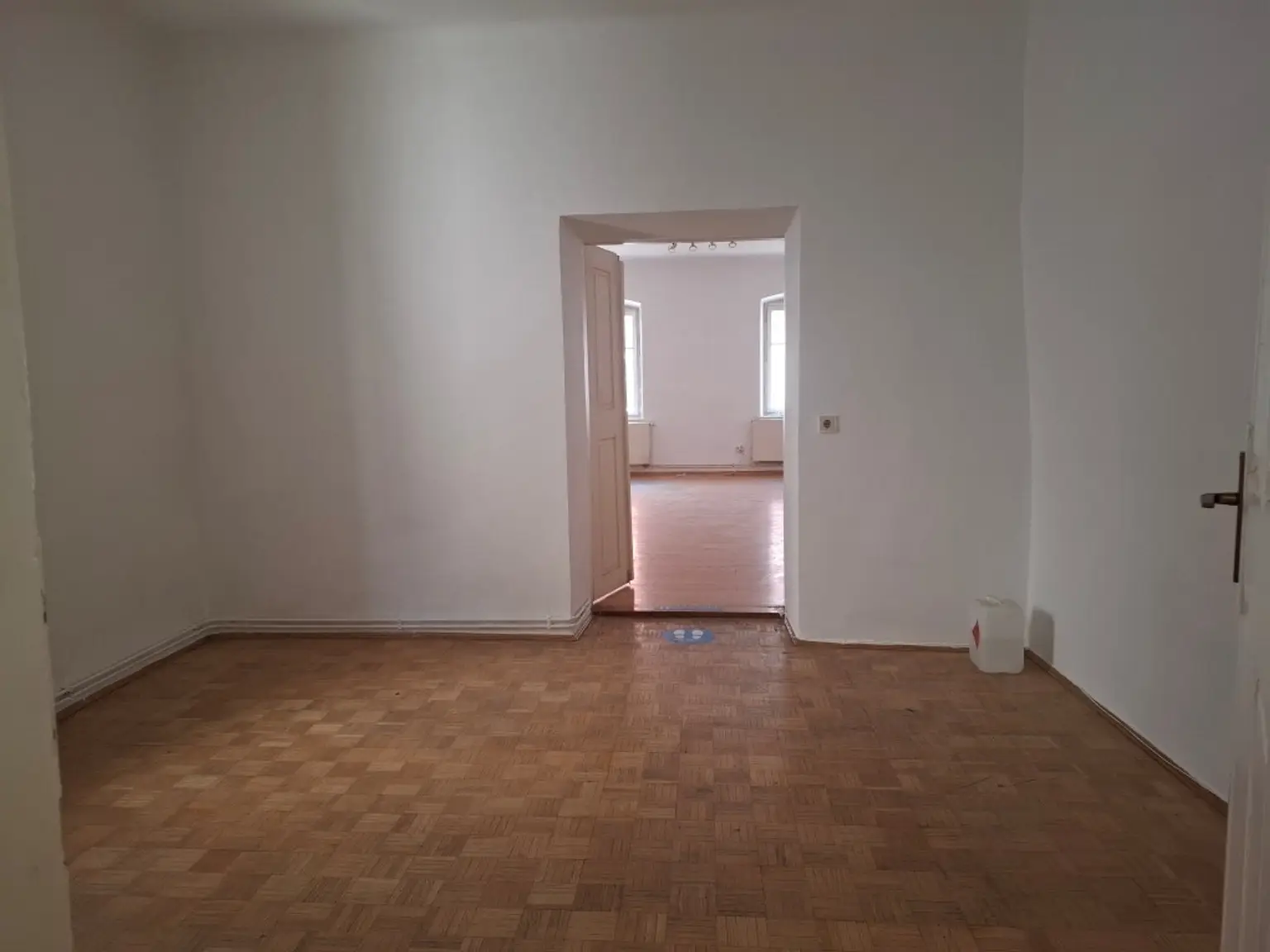 Zentrumsnahe 3-Zimmer-Altbauwohnung mit Küchenblock im 1. Obergeschoß in Bruck/Mur zu kaufen !