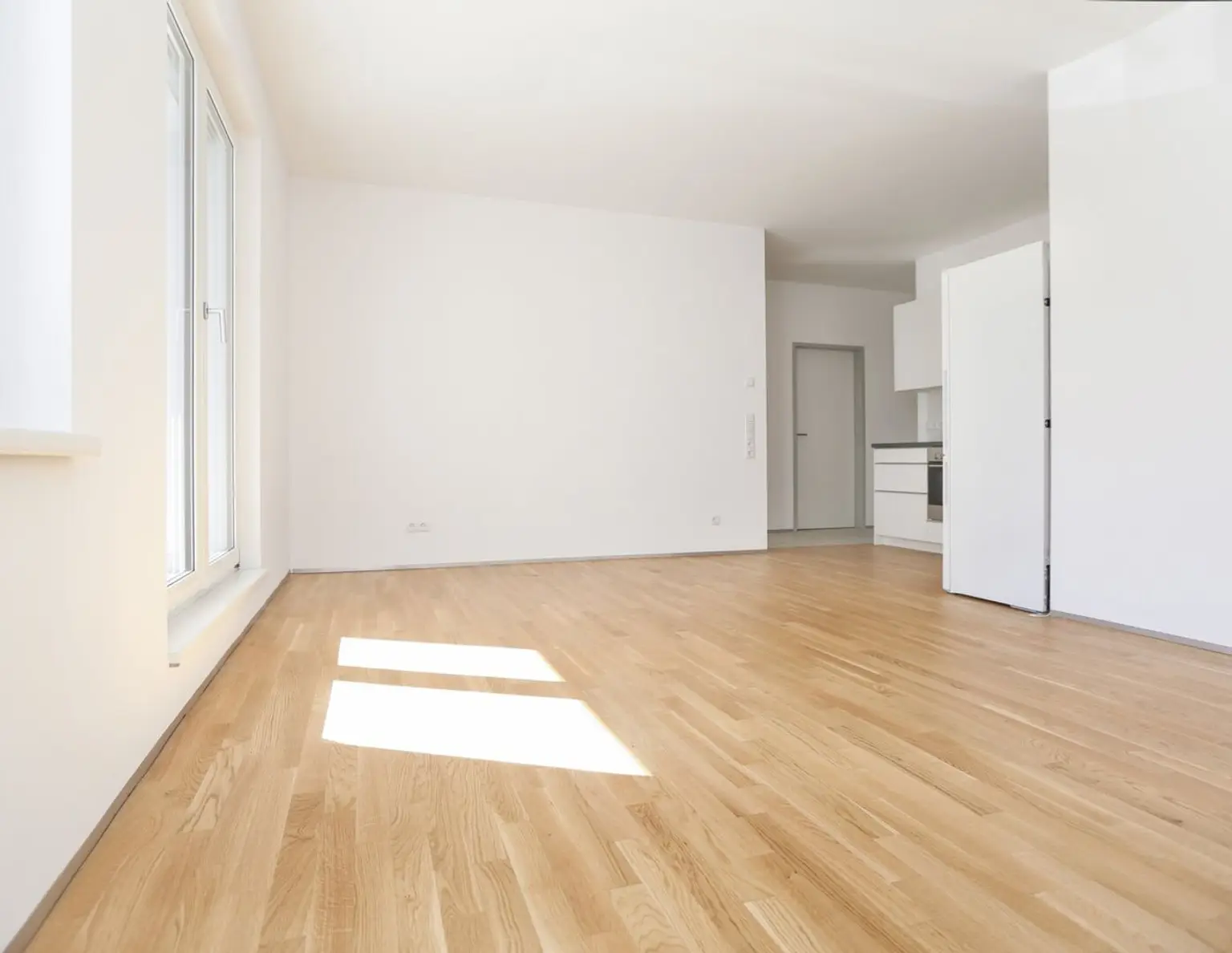Wunderschön: 2 Zimmer, Terrasse, Paketanlage und Service-App