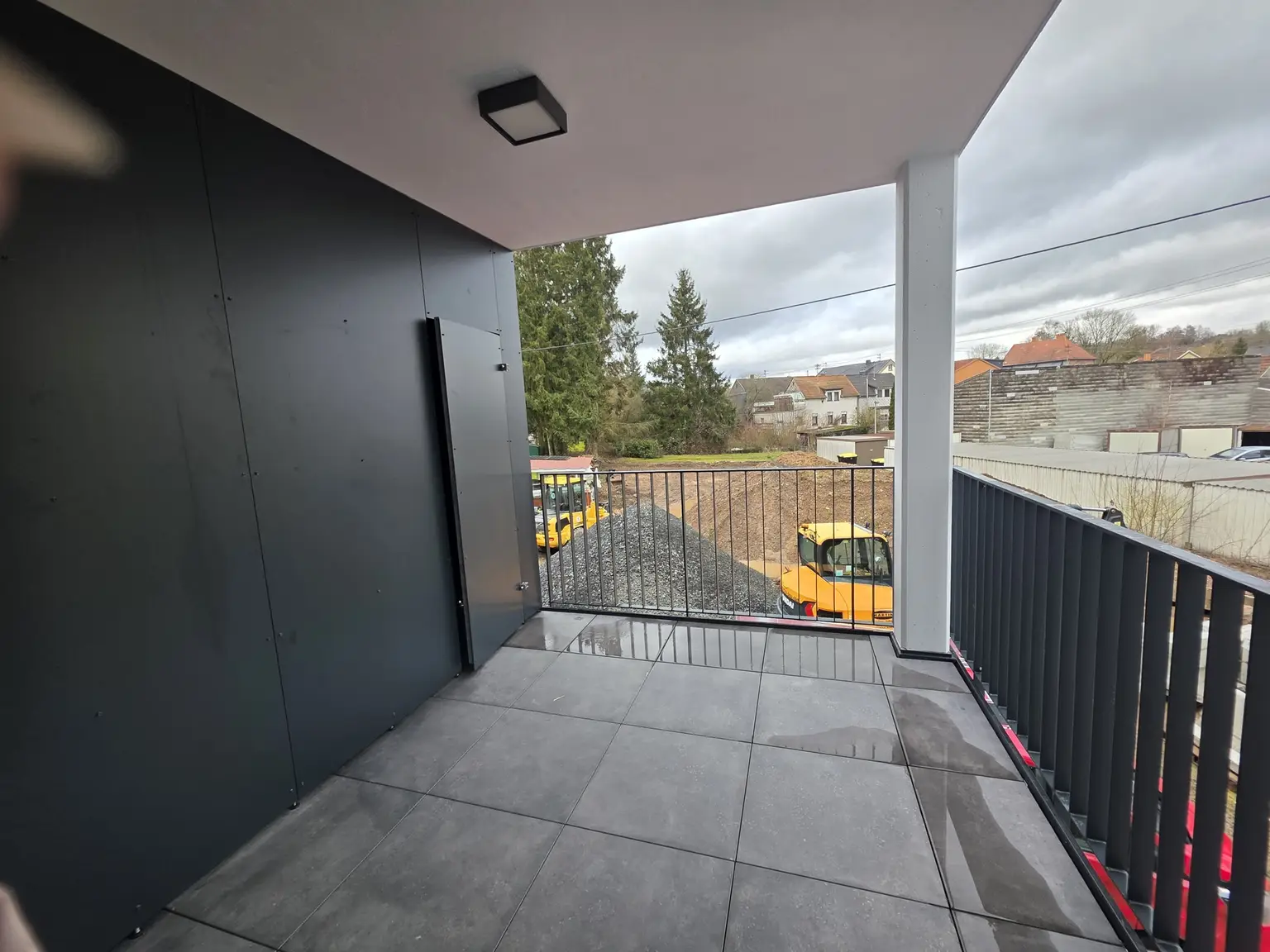 Balkon mit Abstellraum