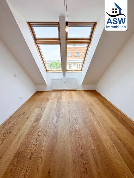 Sonnige 2-Zimmer Dachgeschoßwohnung mit Klimaanlage Nähe Elterleinplatz