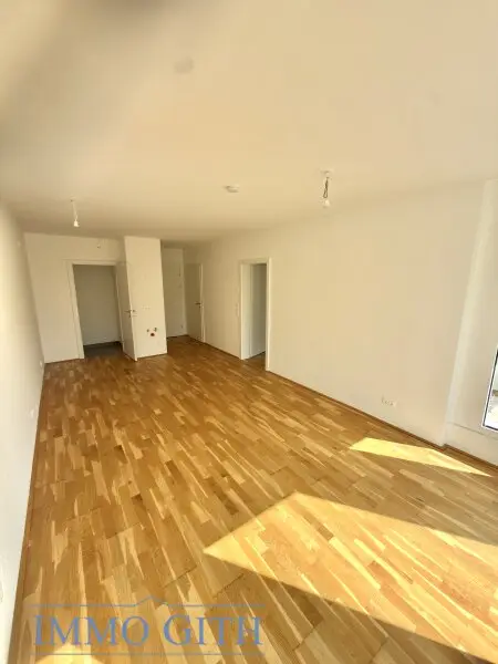 STAMMERSDORFER RUHELAGE: MODERNE 2-ZIMMER-WOHNUNG MIT NEUER KÜCHE, LOGGIA & TERRASSE ZU MIETEN!