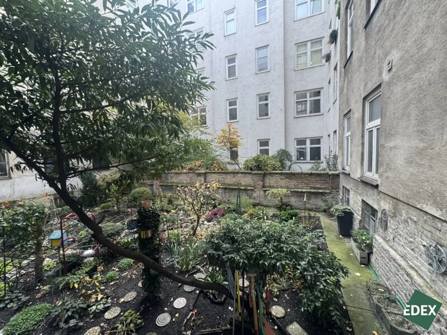 Sanierungsbedürftige 1-Zimmer-Altbauwohnung im EG nahe UKH Lorenz Böhler