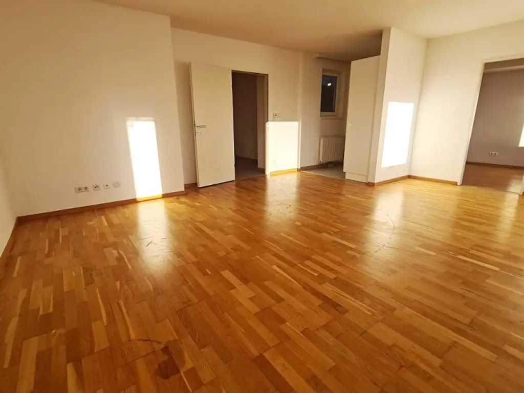 DACHGESCHOSS, sonnige 74 m2 Neubau, Wohnküche, 2 Zimmer, Wannenbad, Parketten, Holbeingasse