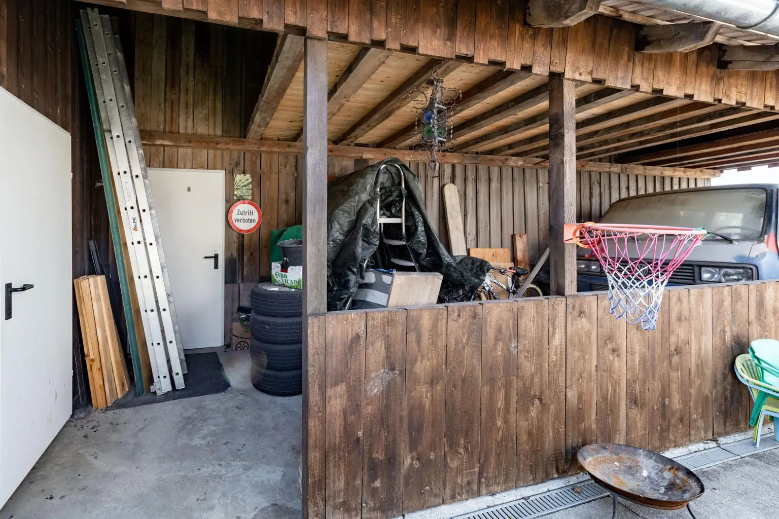 28 Carport