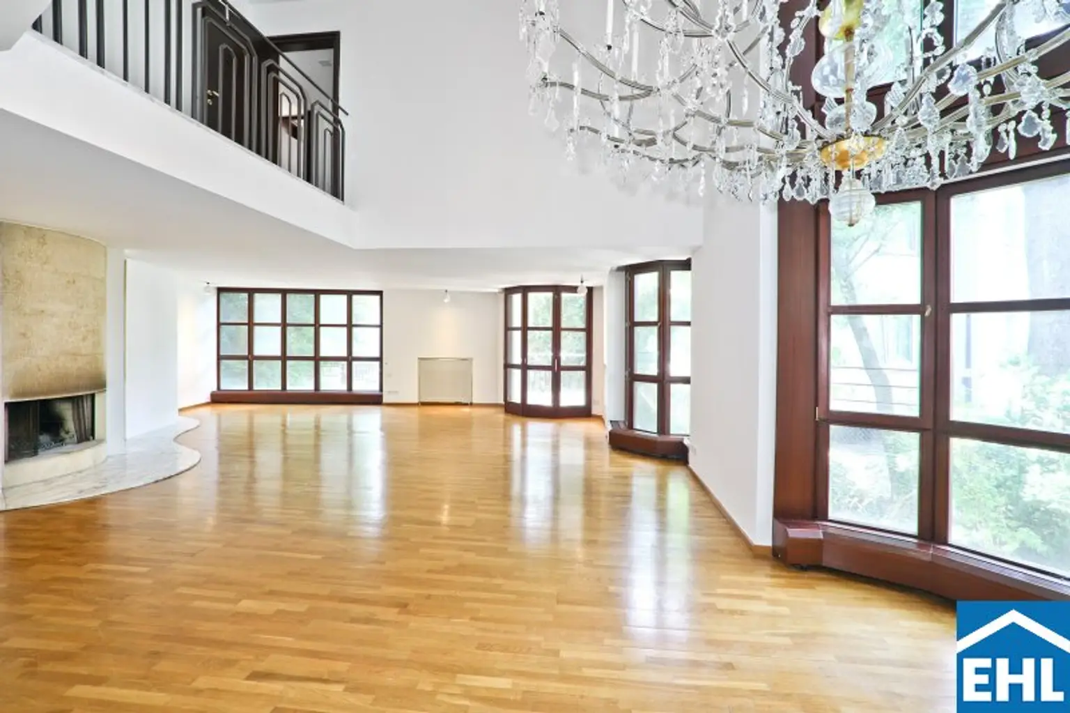 Stilvolle Villa mit Außenpool in exklusiver Grünruhelage des 19. Bezirks