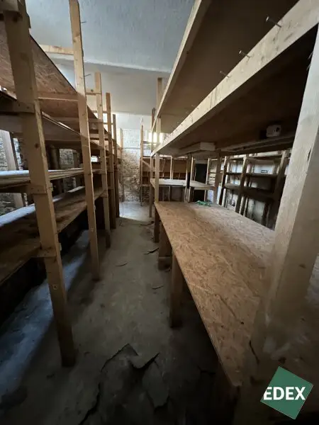 Großes Souterrain mit Erdgeschossfläche