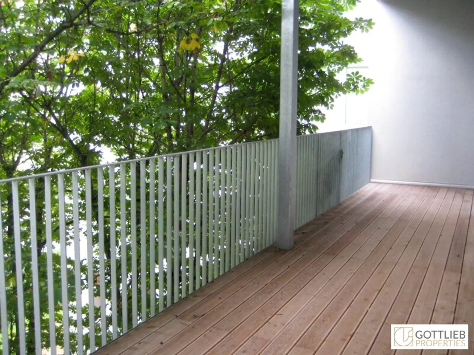 Bestlage Hamerlingplatz! 6-Zimmer-Stilaltbau-Apartment mit herrlicher West-Loggia und optionalem Tiefgaragenplatz in Grünruhelage