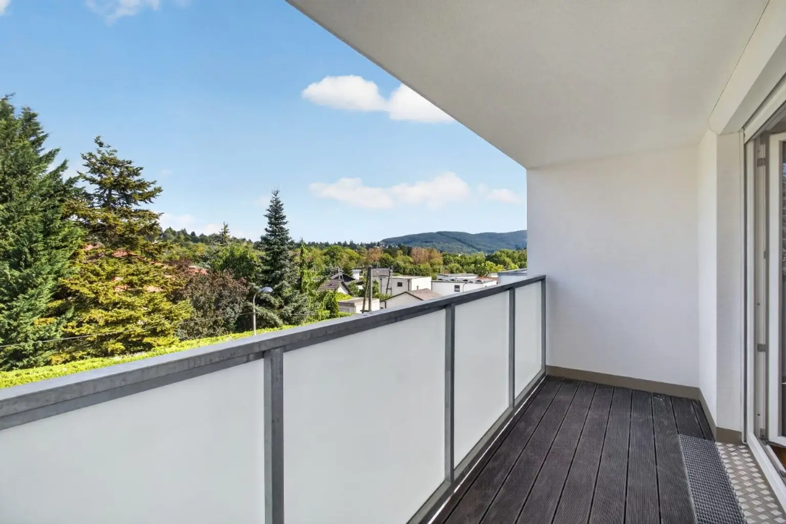 A | THE GREEN 15 ++  ZWEI ZIMMER mit BALKON im DG | Prima Service Immobilien