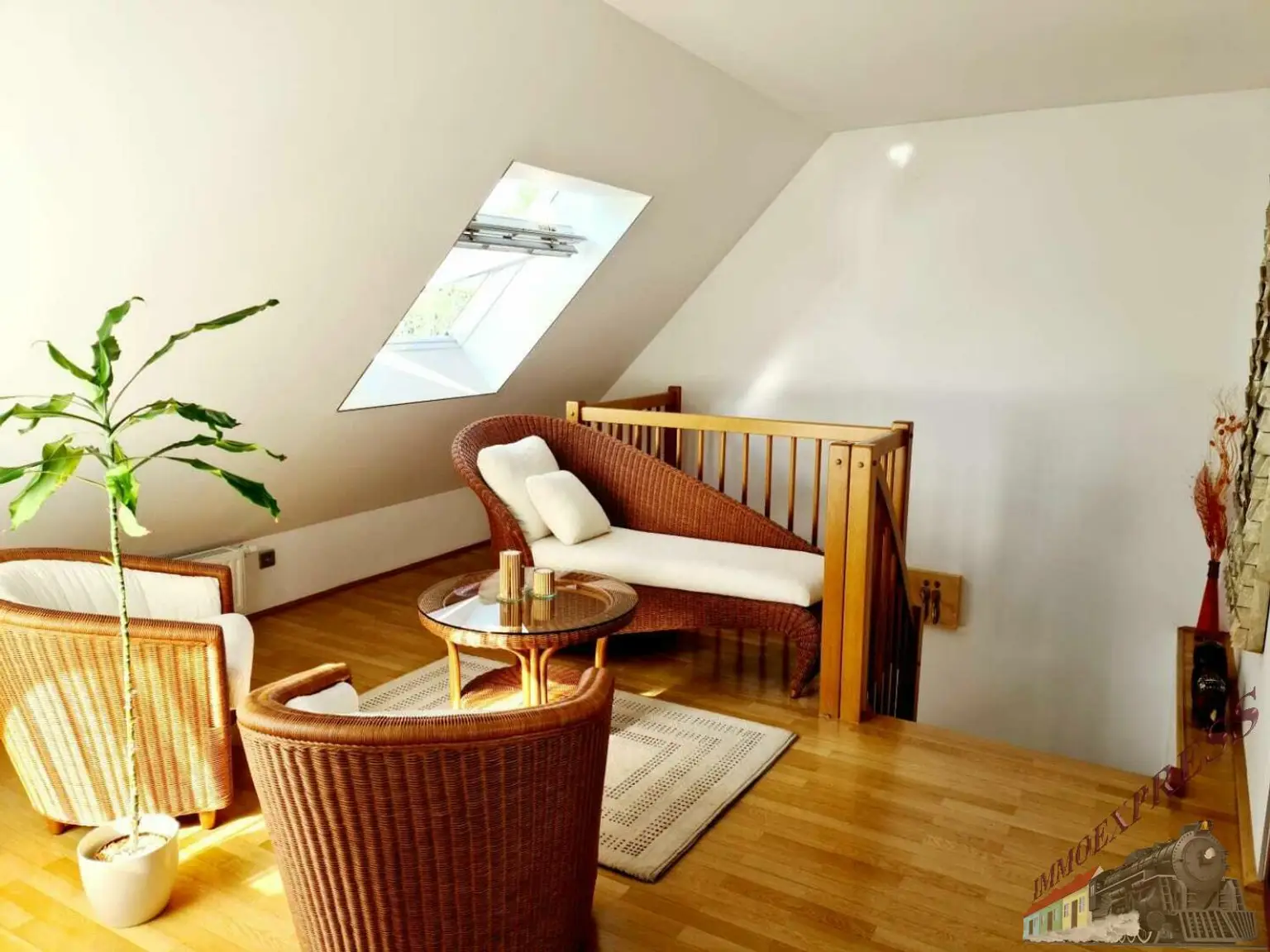 Wohnungs- Paket in Bestlage! 4 Wohnungen stilvoll renoviert inklusive Garten, Garage, Swimmingpool und Sauna!