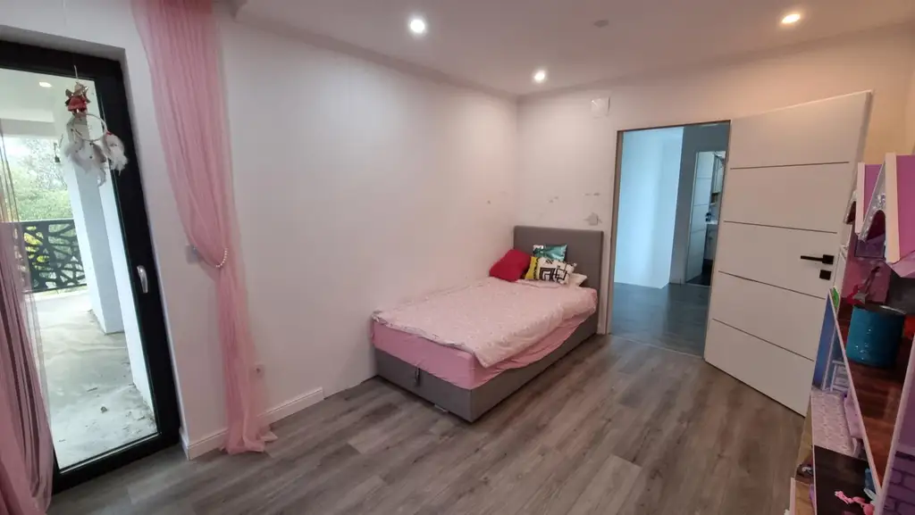 Mehrfamilienhaus in Völlerndorf– Wohnen und Leben auf großzügigem Raum